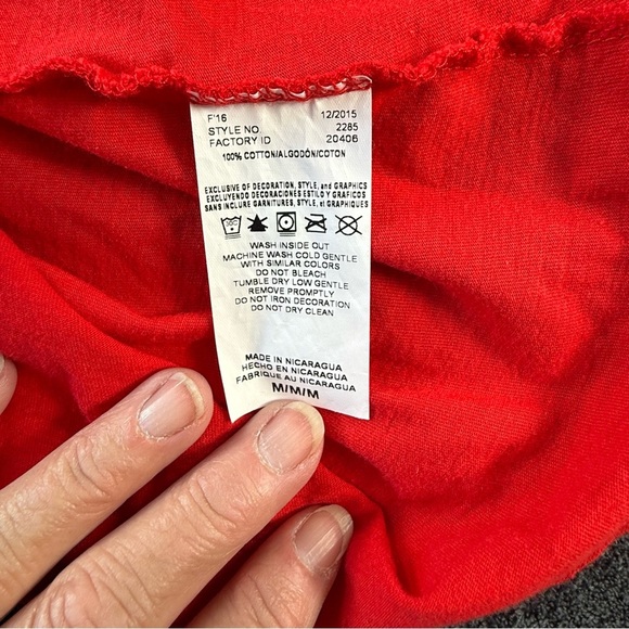 Majestic MLB Cincinnati Reds V-Neck Women's Tee with Embellished C Logo EUC med - Picture 7 of 8